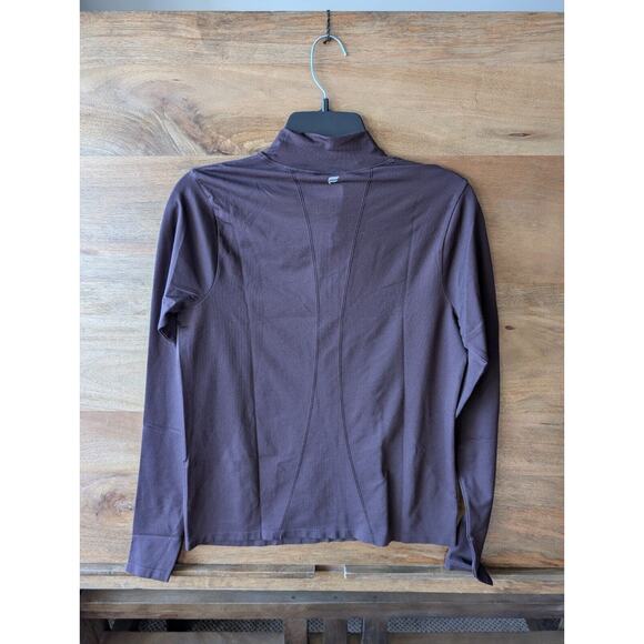 Fabletics Feather Tech Top Womens M Purple Lightweight Sweat Wicking Half Zip - Picture 3 of 4
